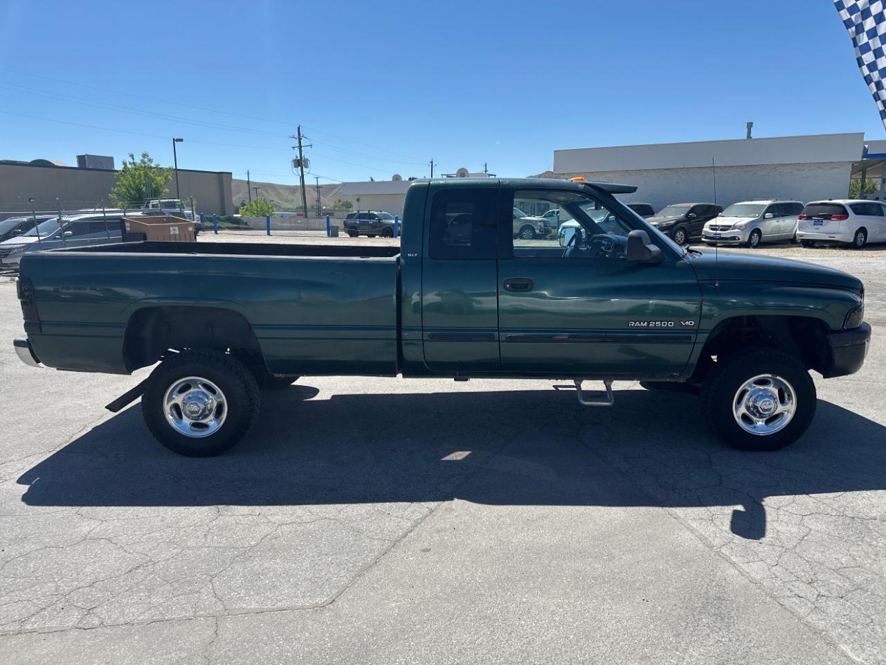 Dodge Ram 2500 4dr Quad Cab 139" WB HD 4WD 2001