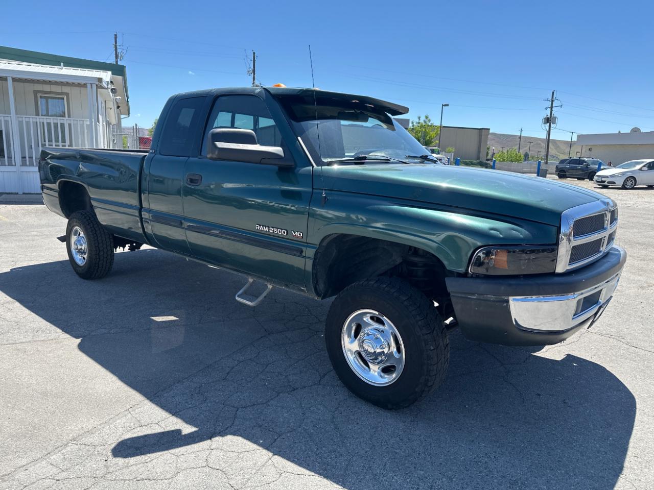 Dodge Ram 2500 4dr Quad Cab 139" WB HD 4WD 2001