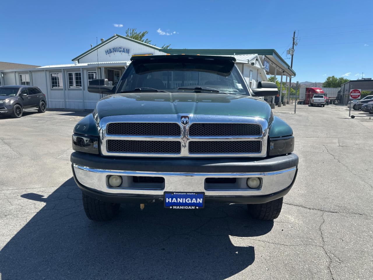 Dodge Ram 2500 4dr Quad Cab 139" WB HD 4WD 2001