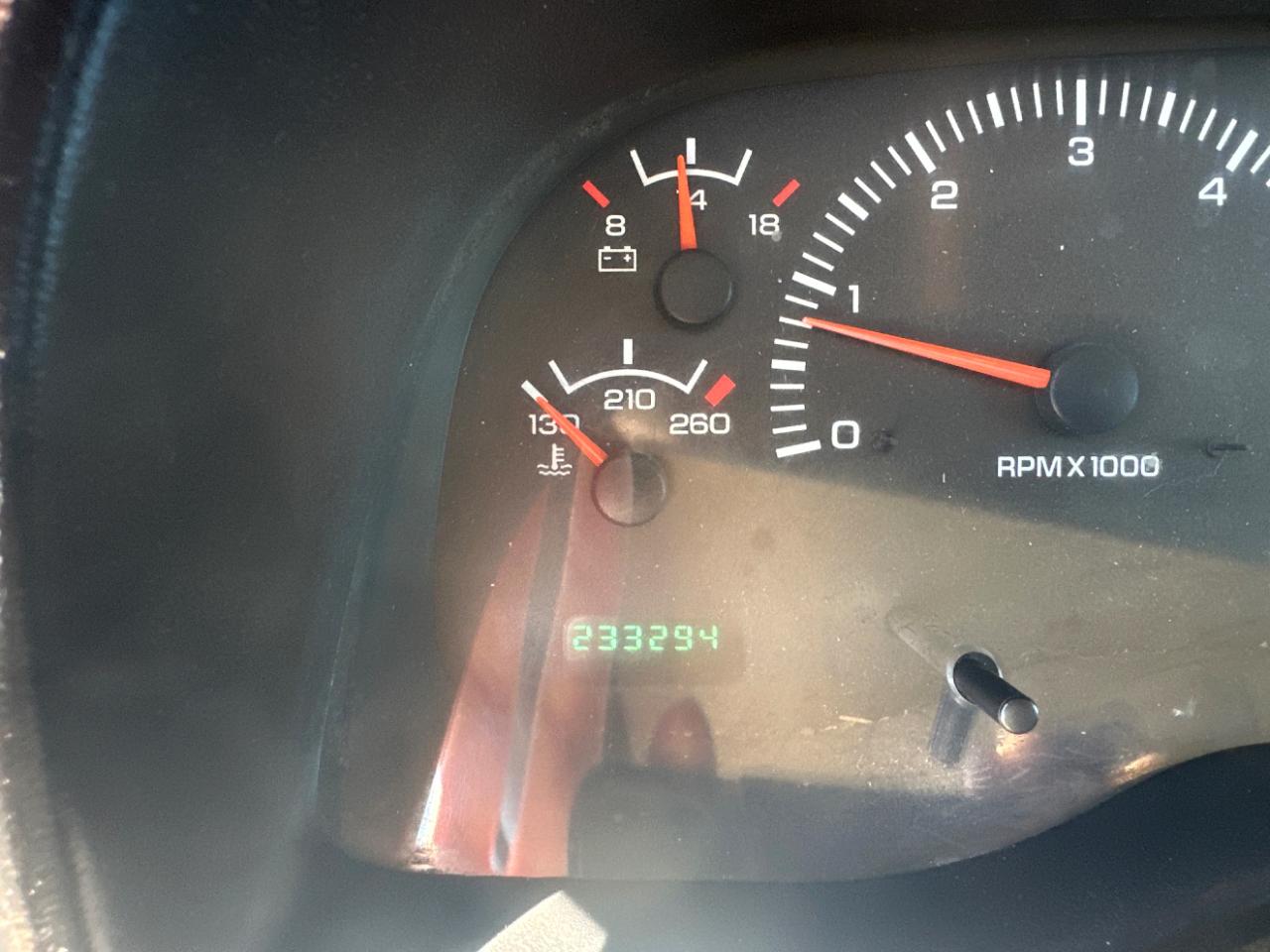 Dodge Ram 2500 4dr Quad Cab 139" WB HD 4WD 2001