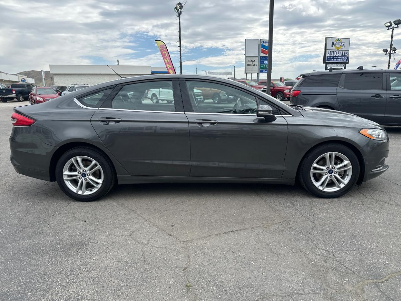 Ford Fusion SE FWD 2018