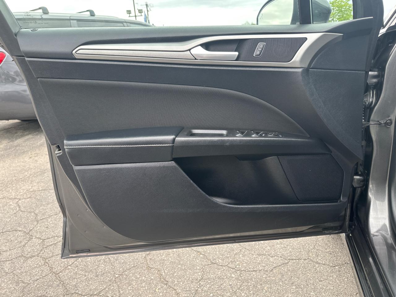 Ford Fusion SE FWD 2018