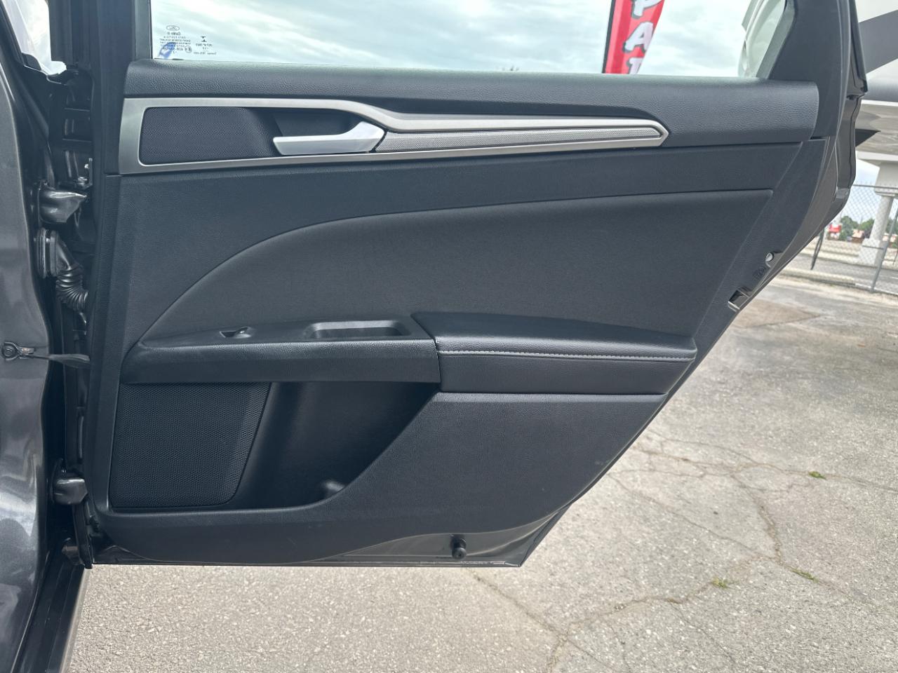 Ford Fusion SE FWD 2018