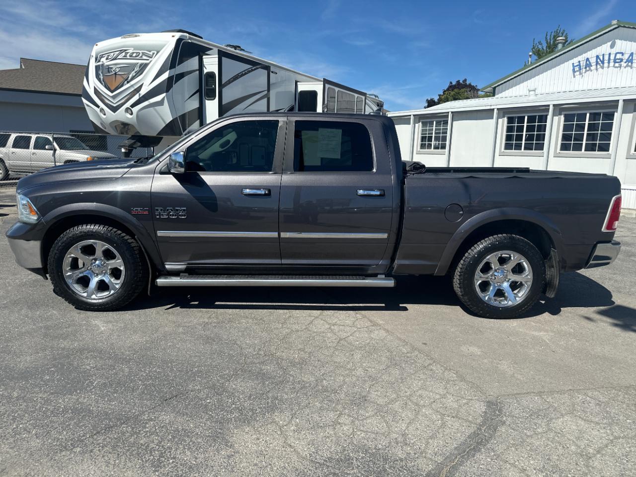 RAM 1500 4WD Crew Cab 149" Laramie 2016