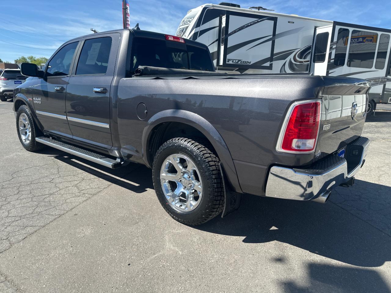 RAM 1500 4WD Crew Cab 149" Laramie 2016