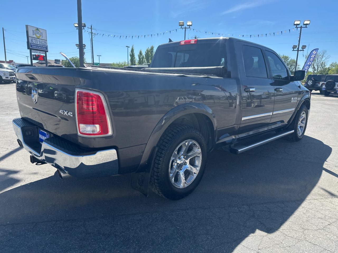 RAM 1500 4WD Crew Cab 149" Laramie 2016