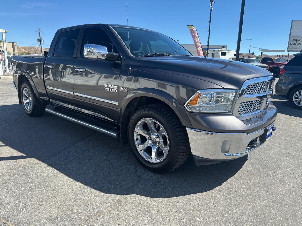 RAM 1500 4WD Crew Cab 149" Laramie 2016