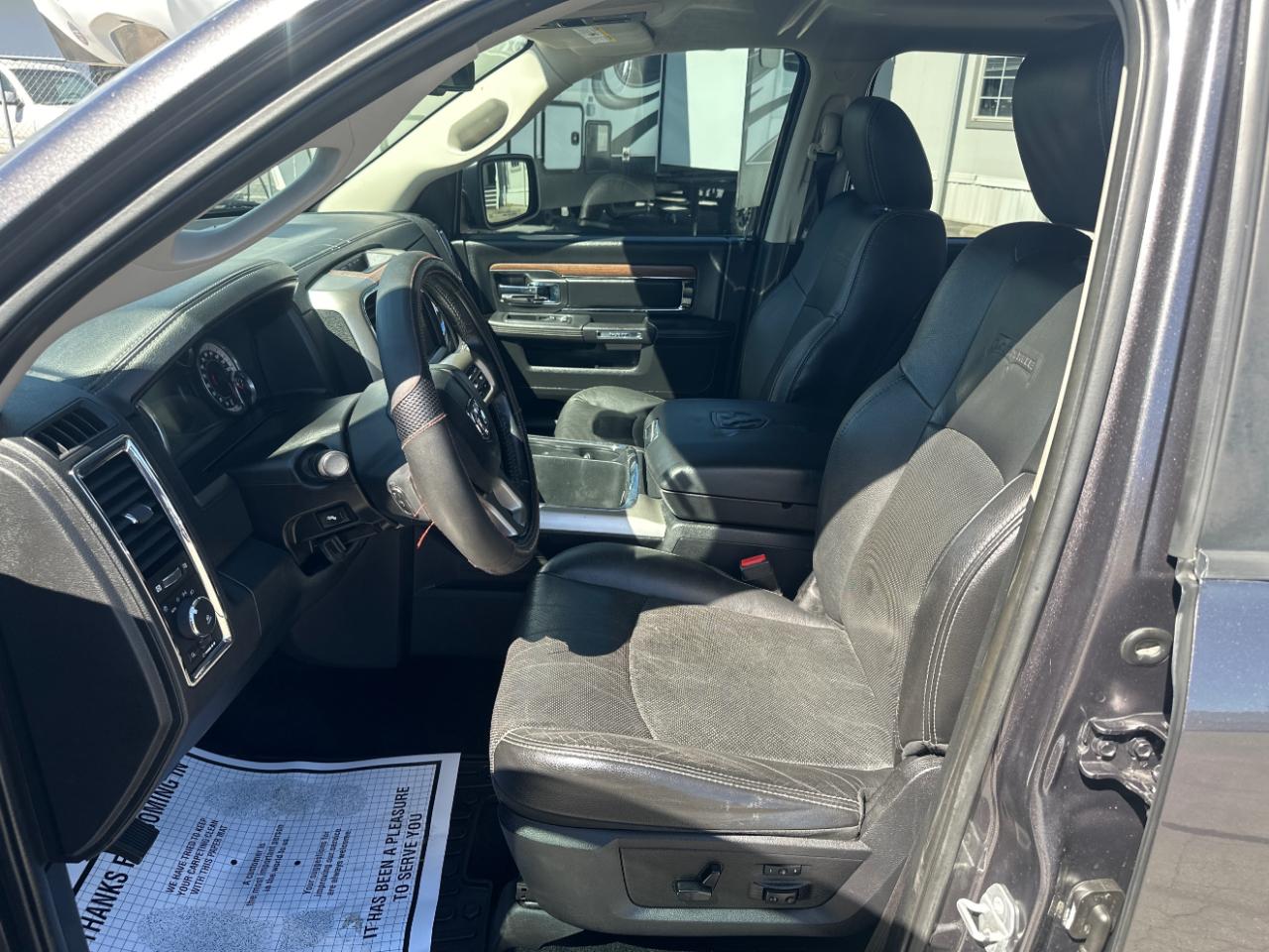 RAM 1500 4WD Crew Cab 149" Laramie 2016