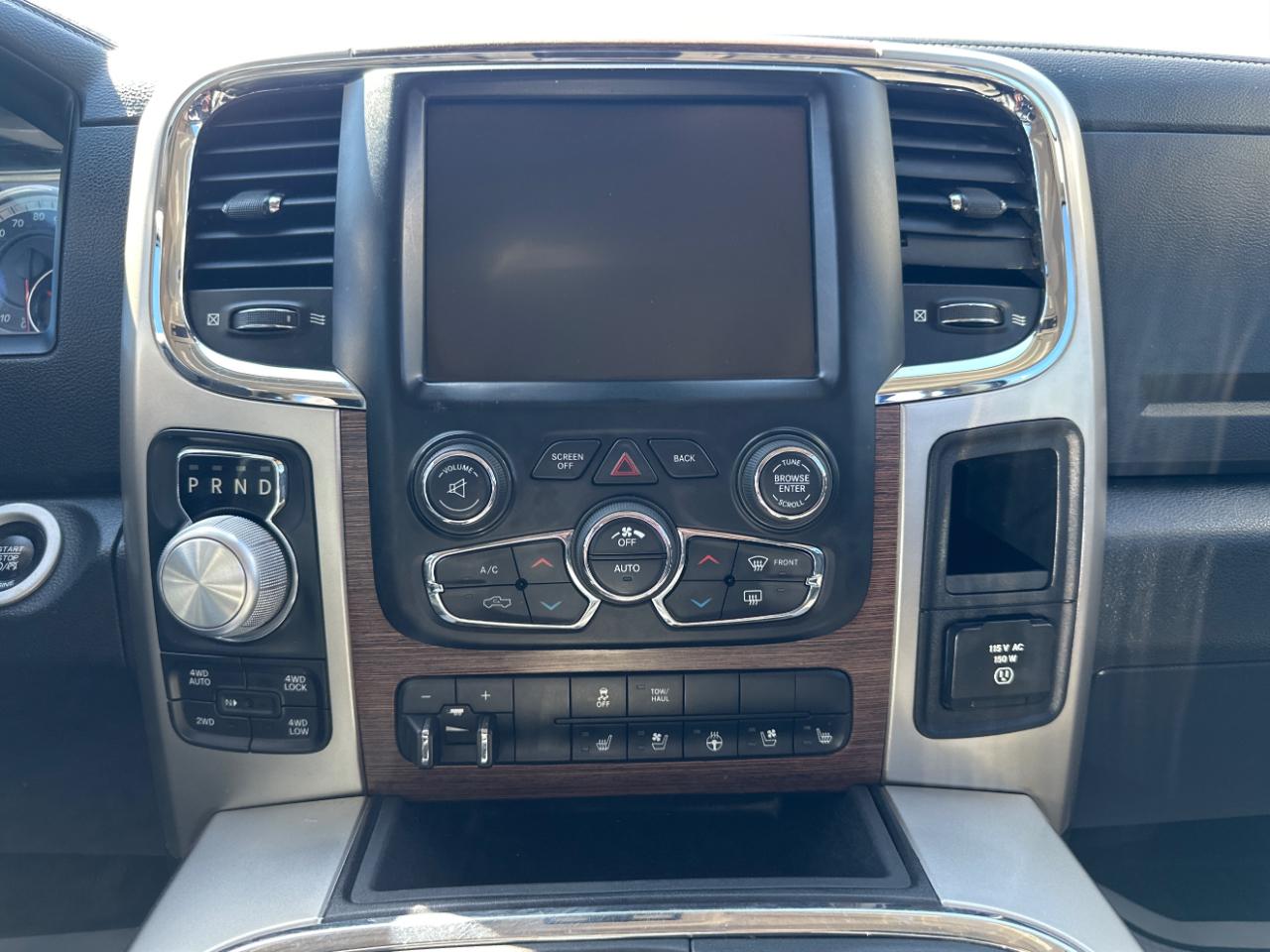 RAM 1500 4WD Crew Cab 149" Laramie 2016