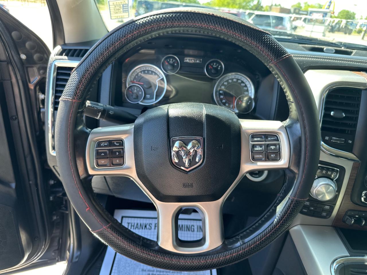 RAM 1500 4WD Crew Cab 149" Laramie 2016