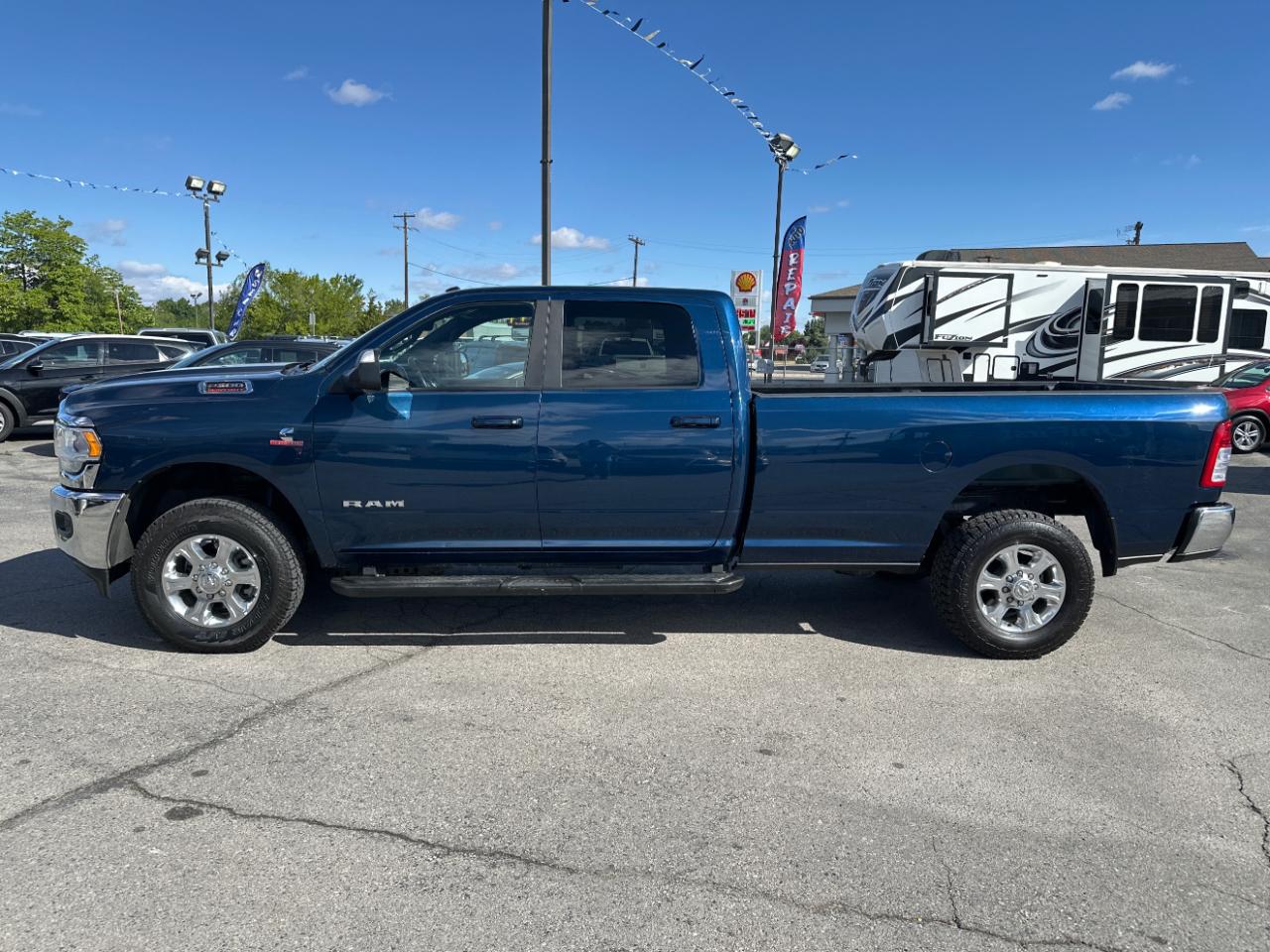 RAM 2500 Big Horn 4x4 Crew Cab 8' Box 2021