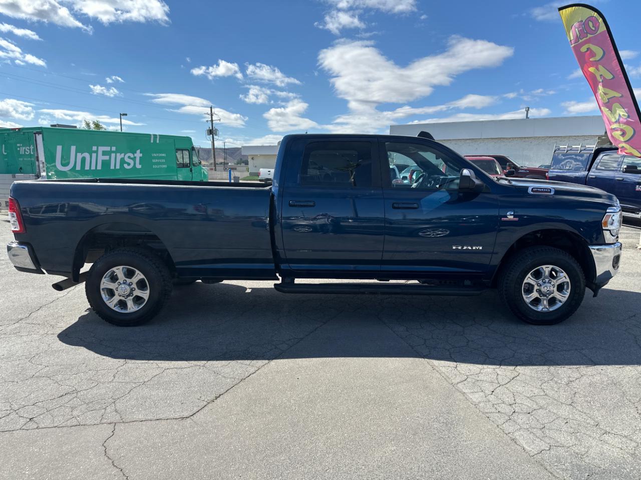 RAM 2500 Big Horn 4x4 Crew Cab 8' Box 2021