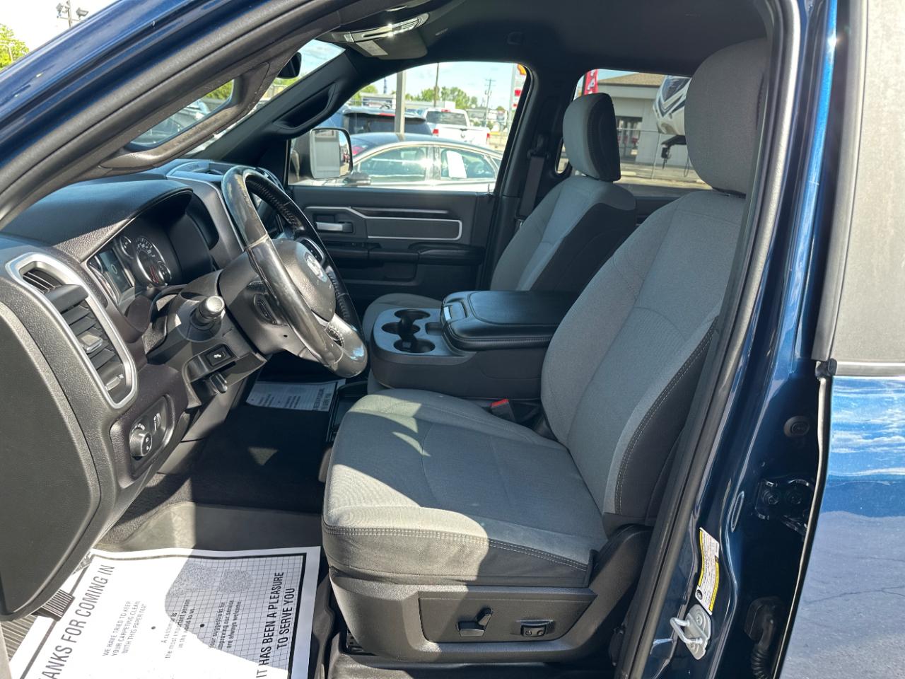 RAM 2500 Big Horn 4x4 Crew Cab 8' Box 2021