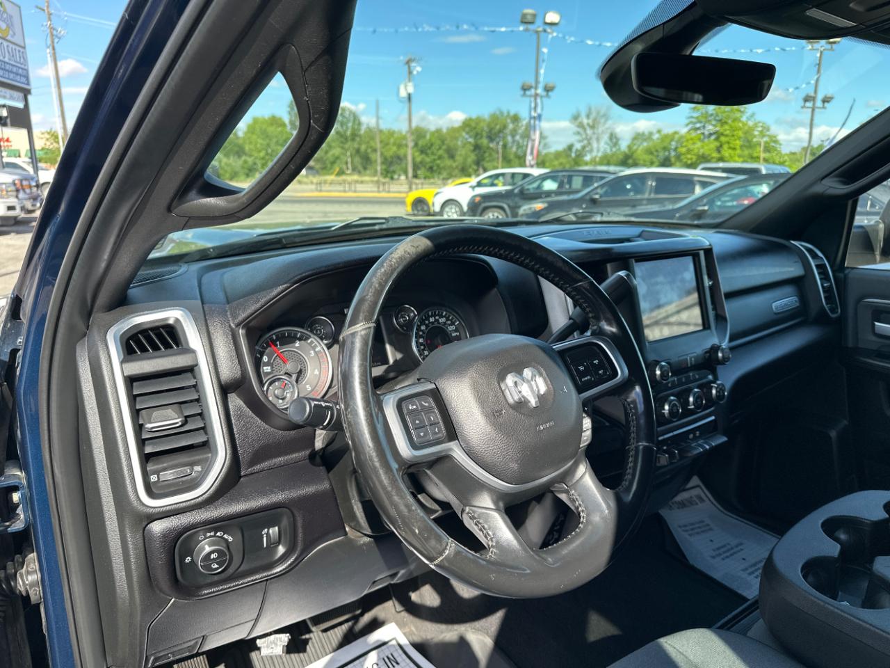 RAM 2500 Big Horn 4x4 Crew Cab 8' Box 2021