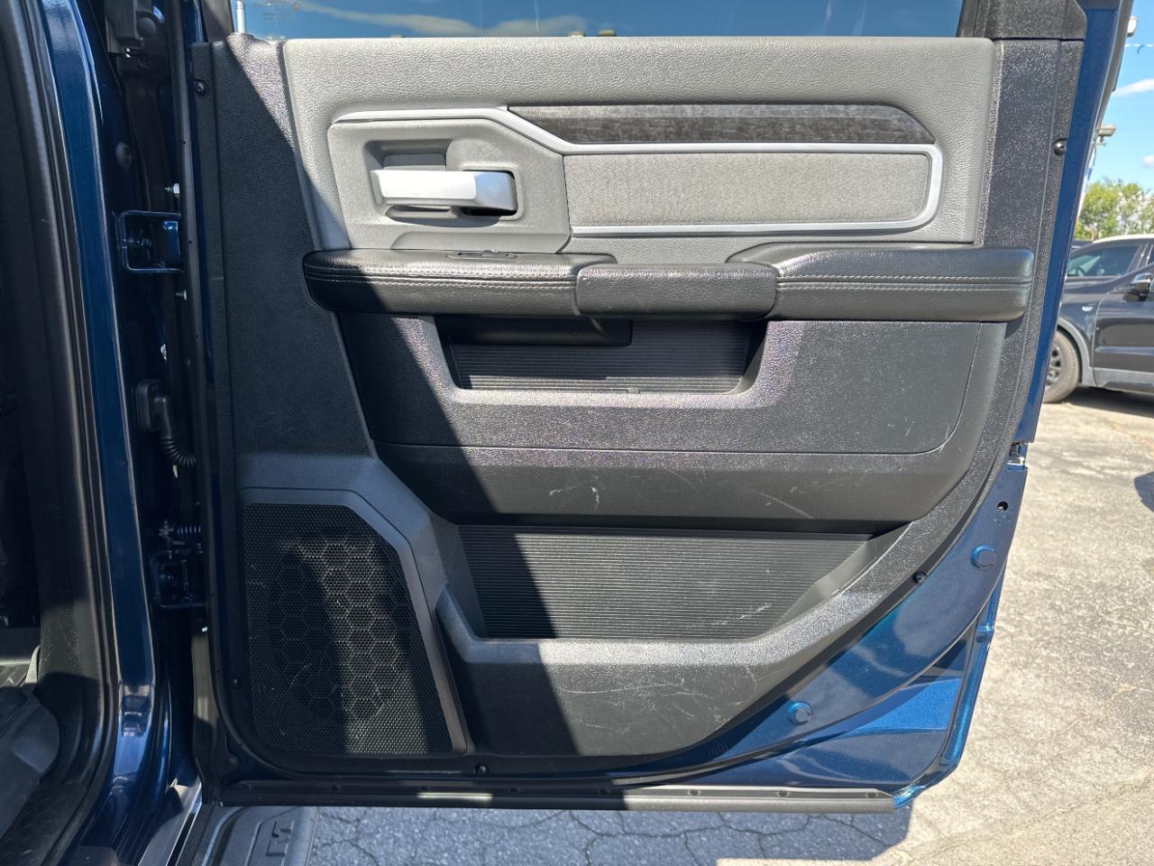 RAM 2500 Big Horn 4x4 Crew Cab 8' Box 2021