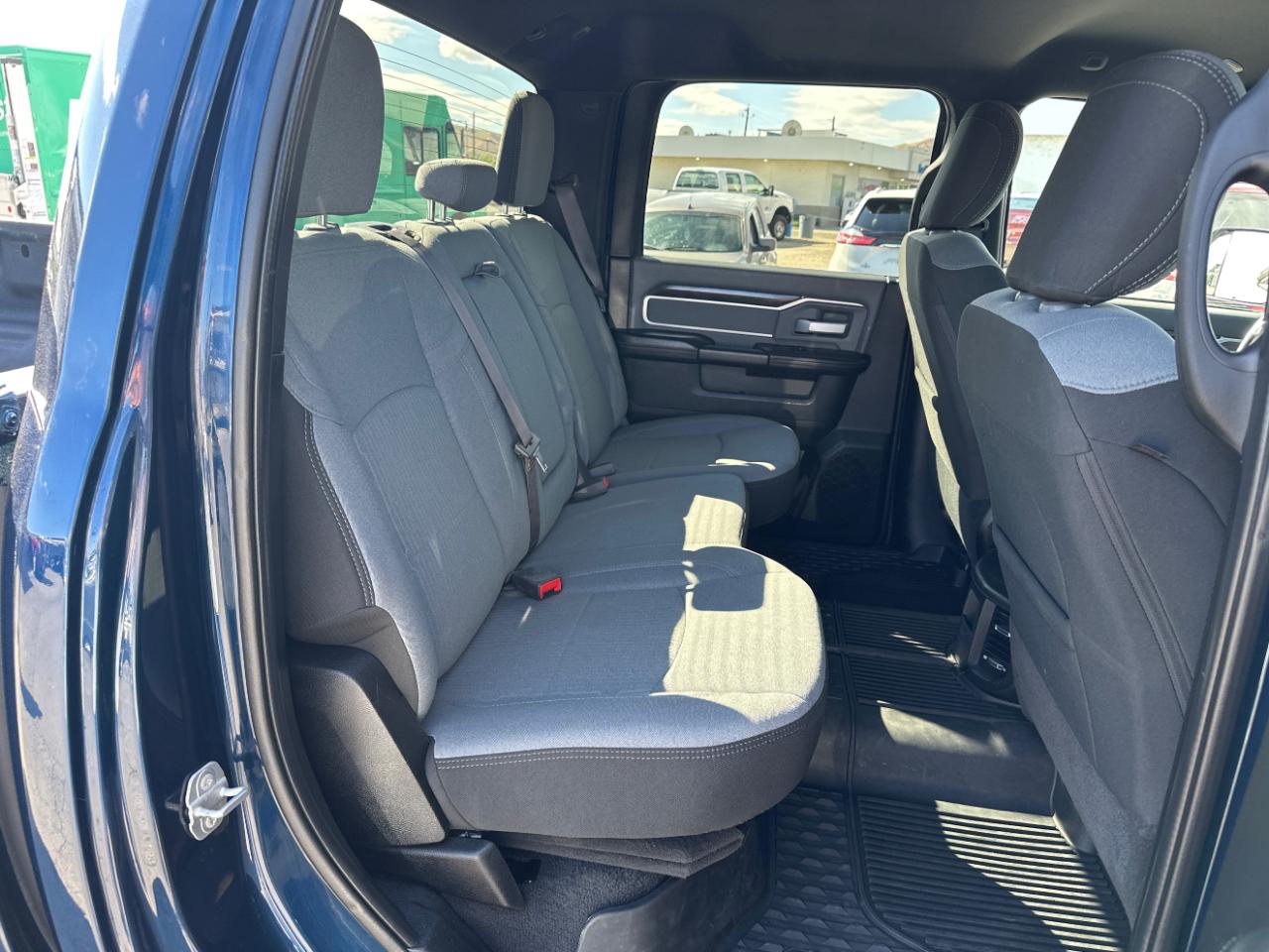 RAM 2500 Big Horn 4x4 Crew Cab 8' Box 2021