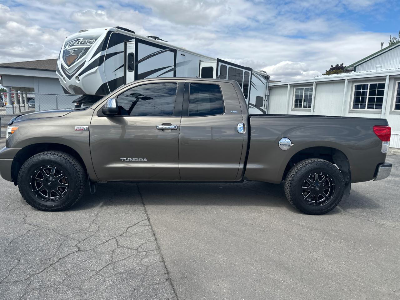 Toyota Tundra 4WD Truck Double Cab 5.7L V8 6-Spd AT (Natl) 2012