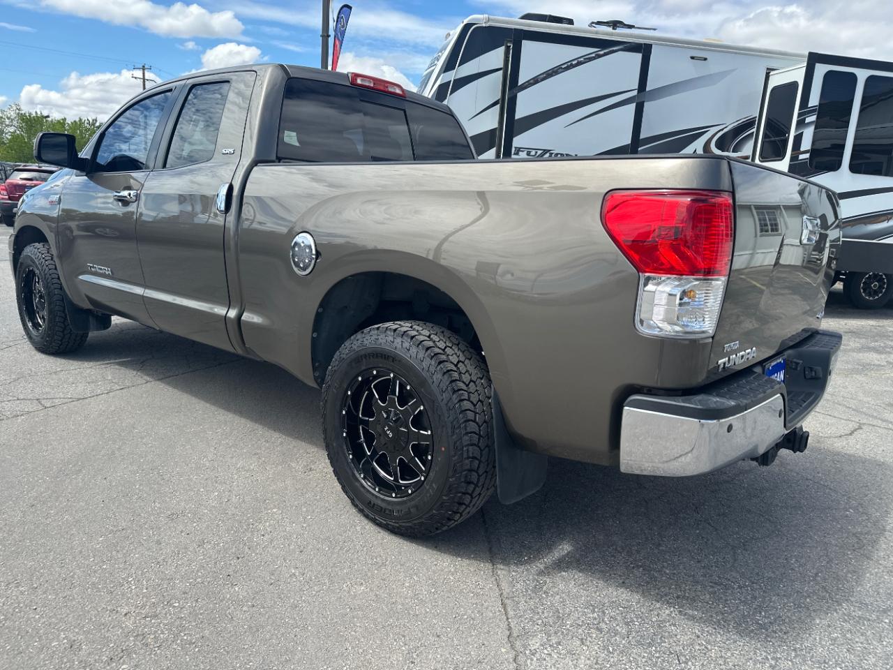 Toyota Tundra 4WD Truck Double Cab 5.7L V8 6-Spd AT (Natl) 2012
