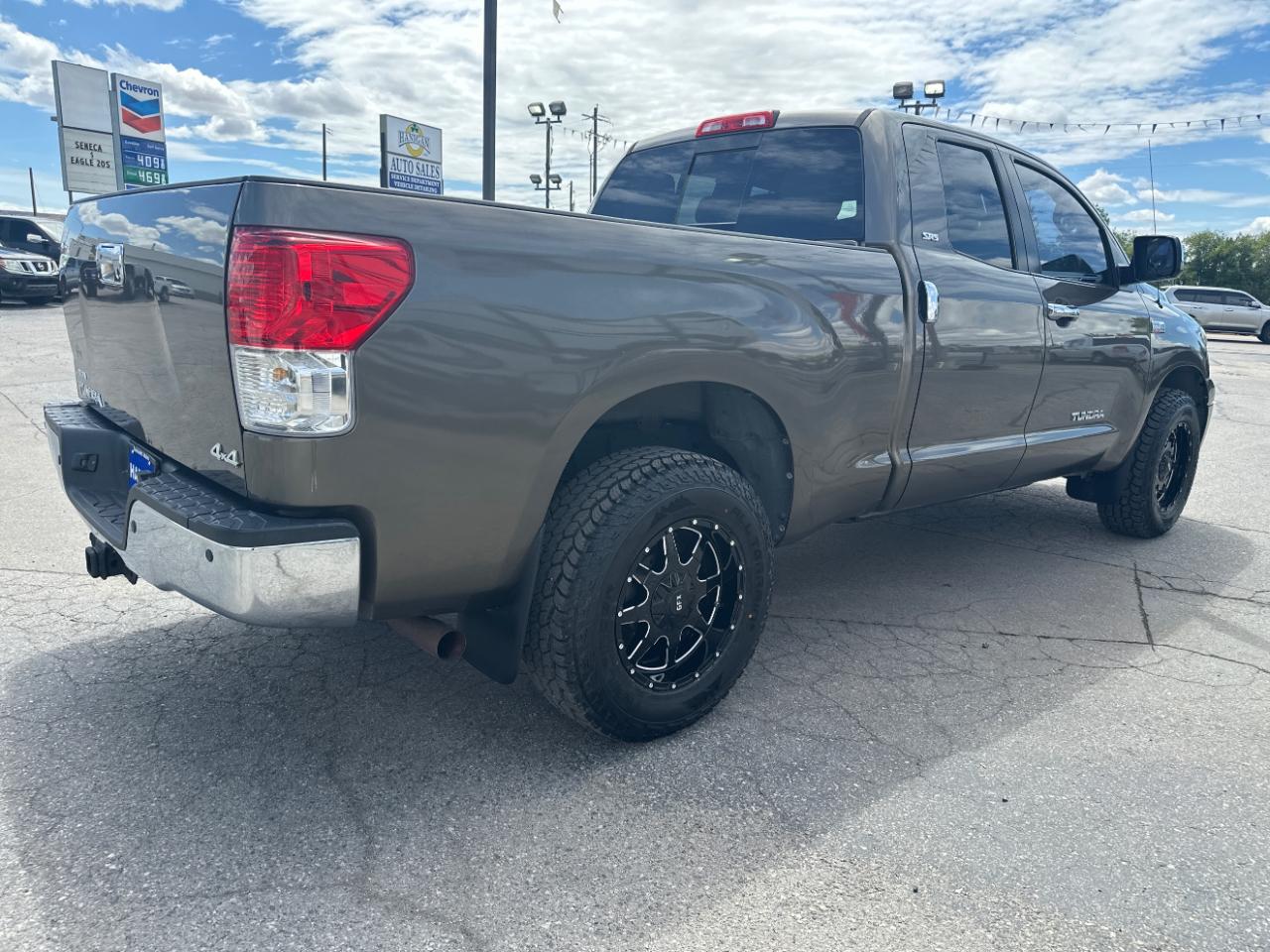 Toyota Tundra 4WD Truck Double Cab 5.7L V8 6-Spd AT (Natl) 2012