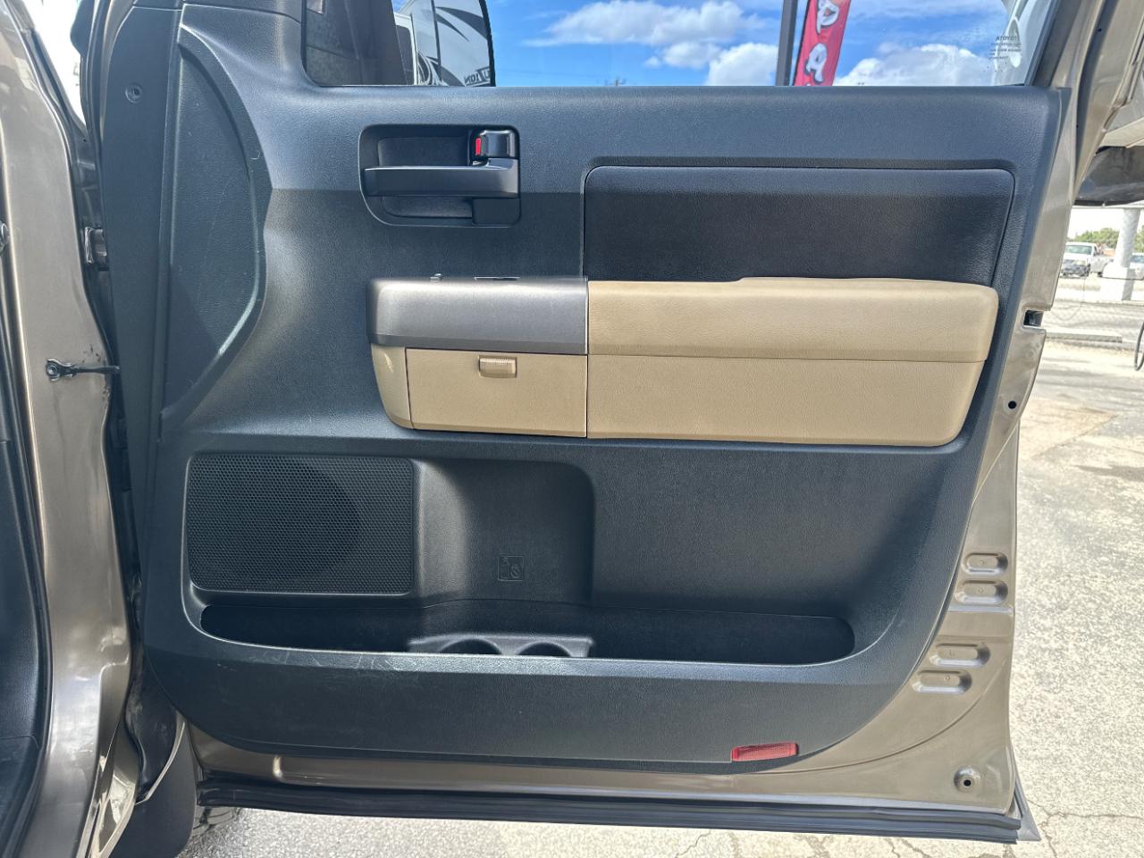 Toyota Tundra 4WD Truck Double Cab 5.7L V8 6-Spd AT (Natl) 2012