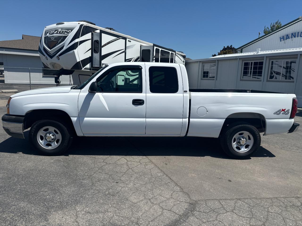 Chevrolet Silverado 1500 Ext Cab 143.5" WB 4WD Work Truck 2004