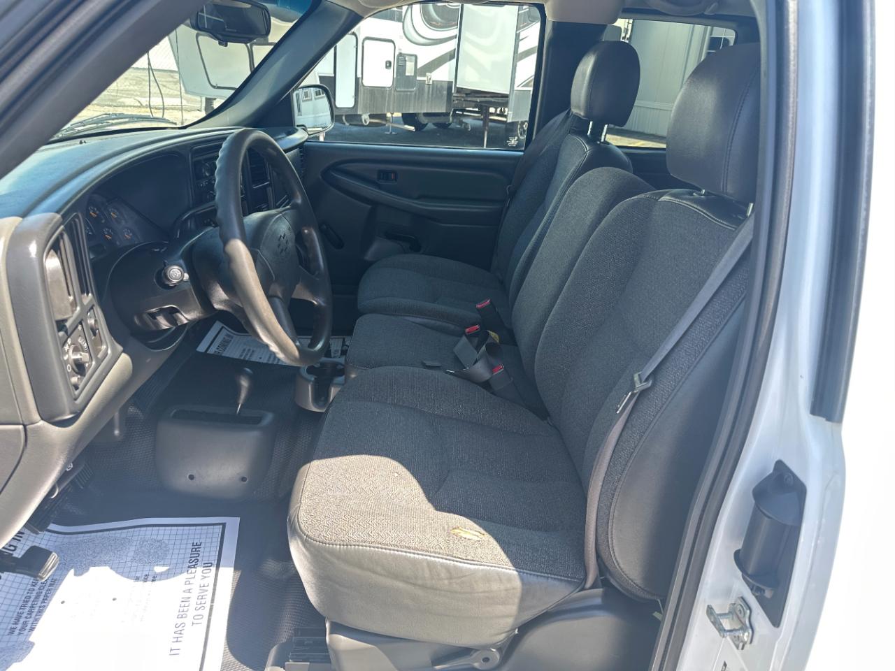 Chevrolet Silverado 1500 Ext Cab 143.5" WB 4WD Work Truck 2004
