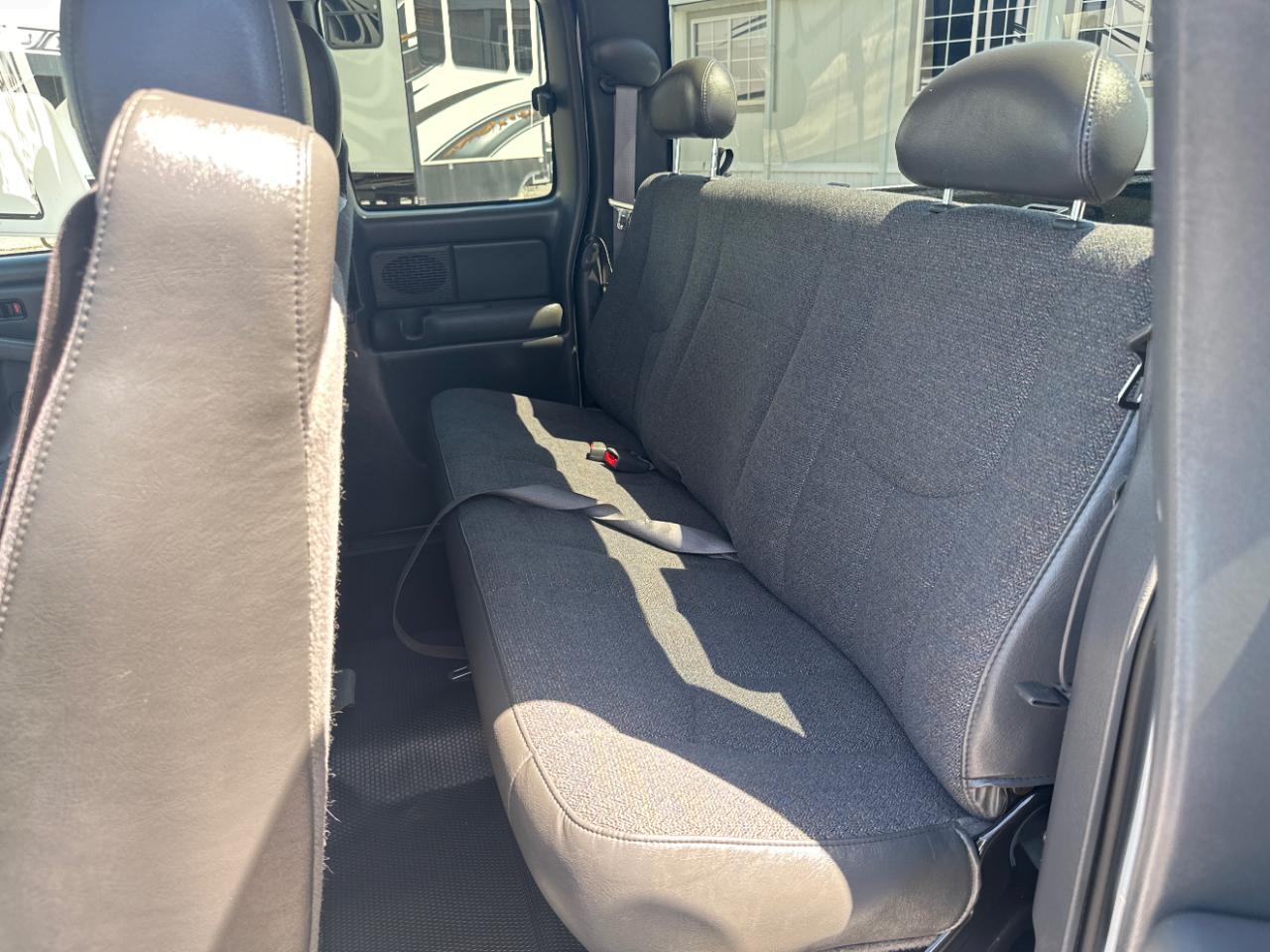Chevrolet Silverado 1500 Ext Cab 143.5" WB 4WD Work Truck 2004