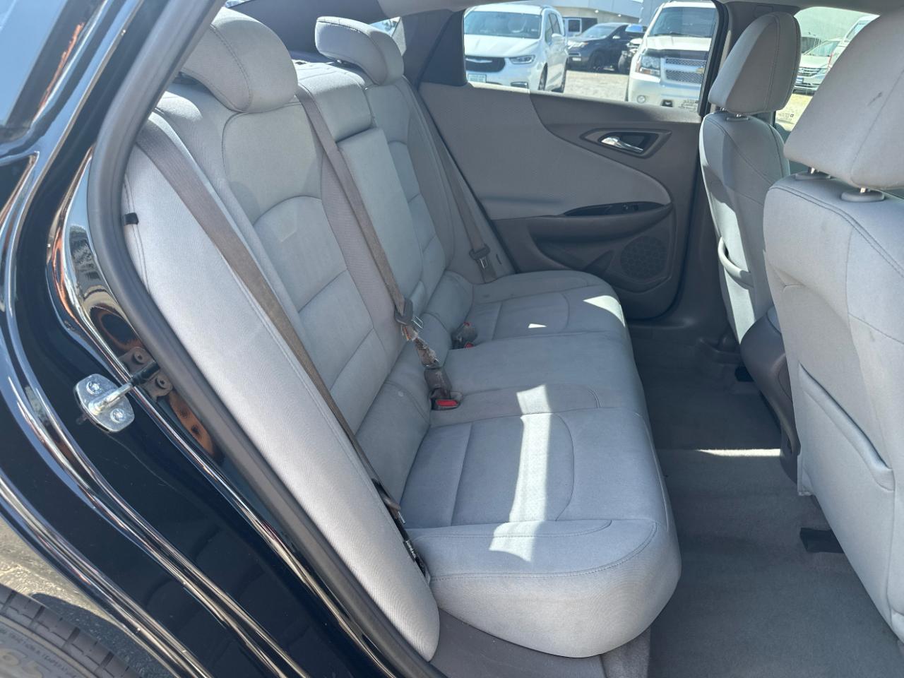 Chevrolet Malibu 4dr Sdn LS w/1FL 2020