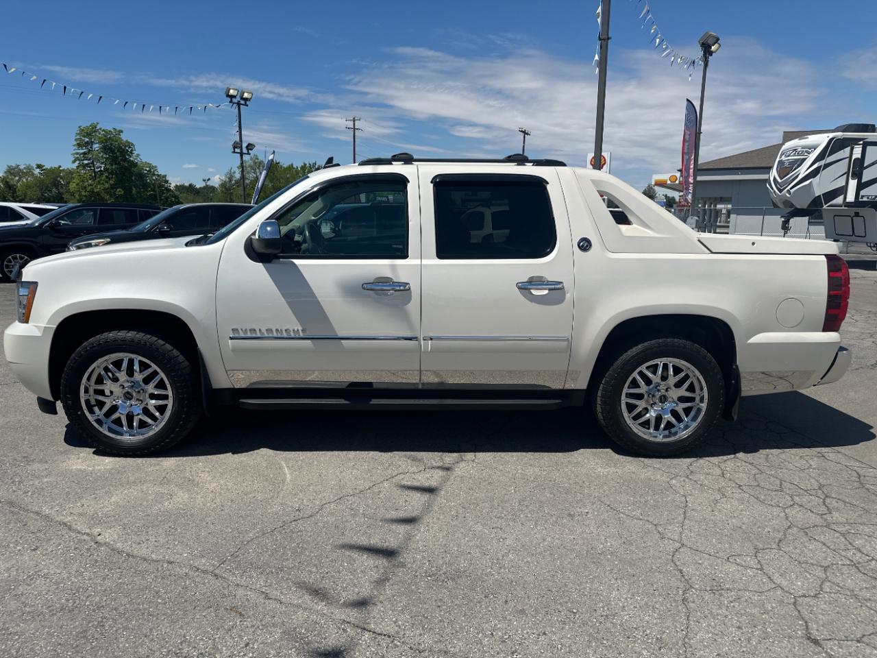 Chevrolet Avalanche 4WD Crew Cab LTZ 2013