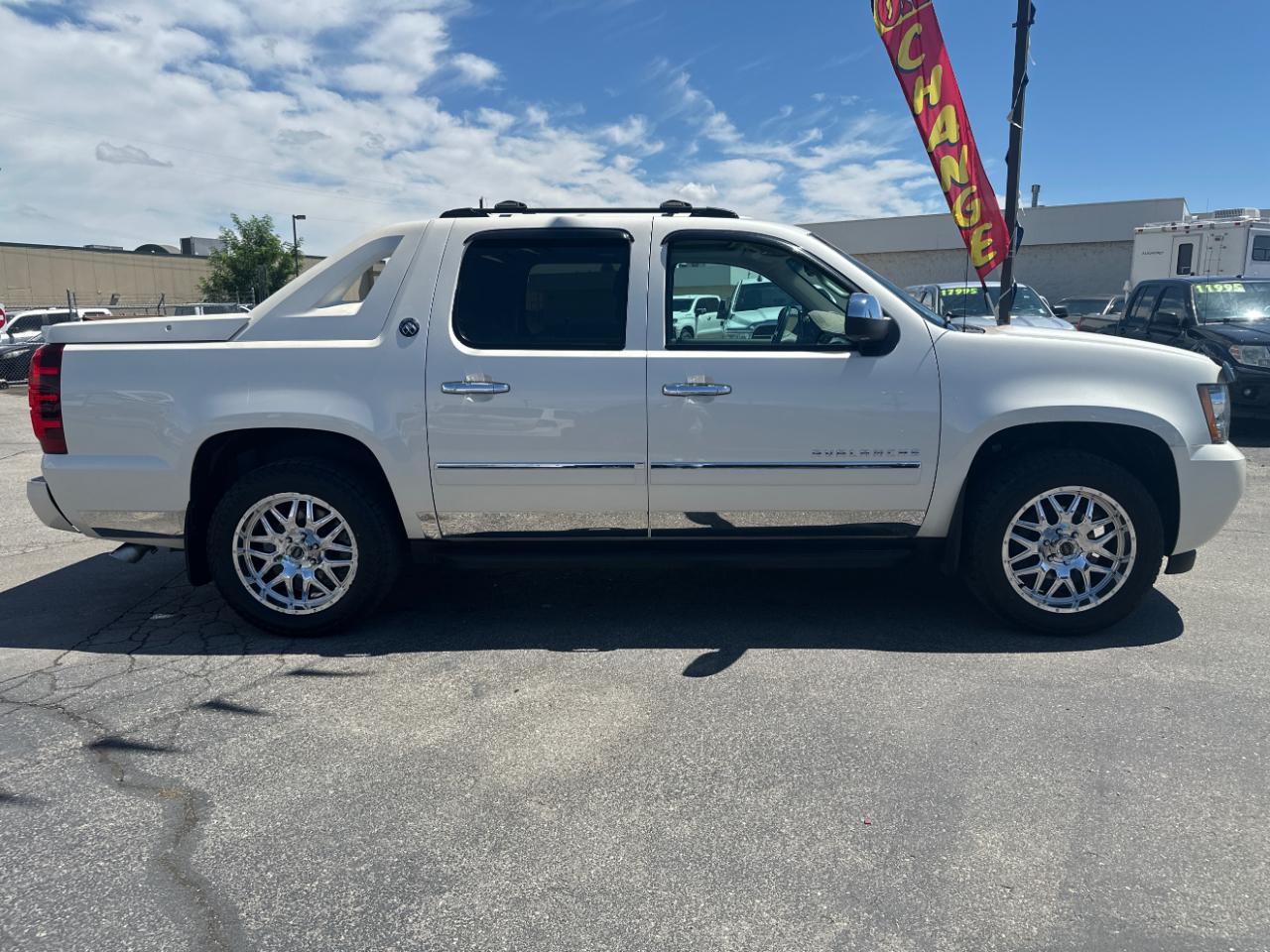 Chevrolet Avalanche 4WD Crew Cab LTZ 2013