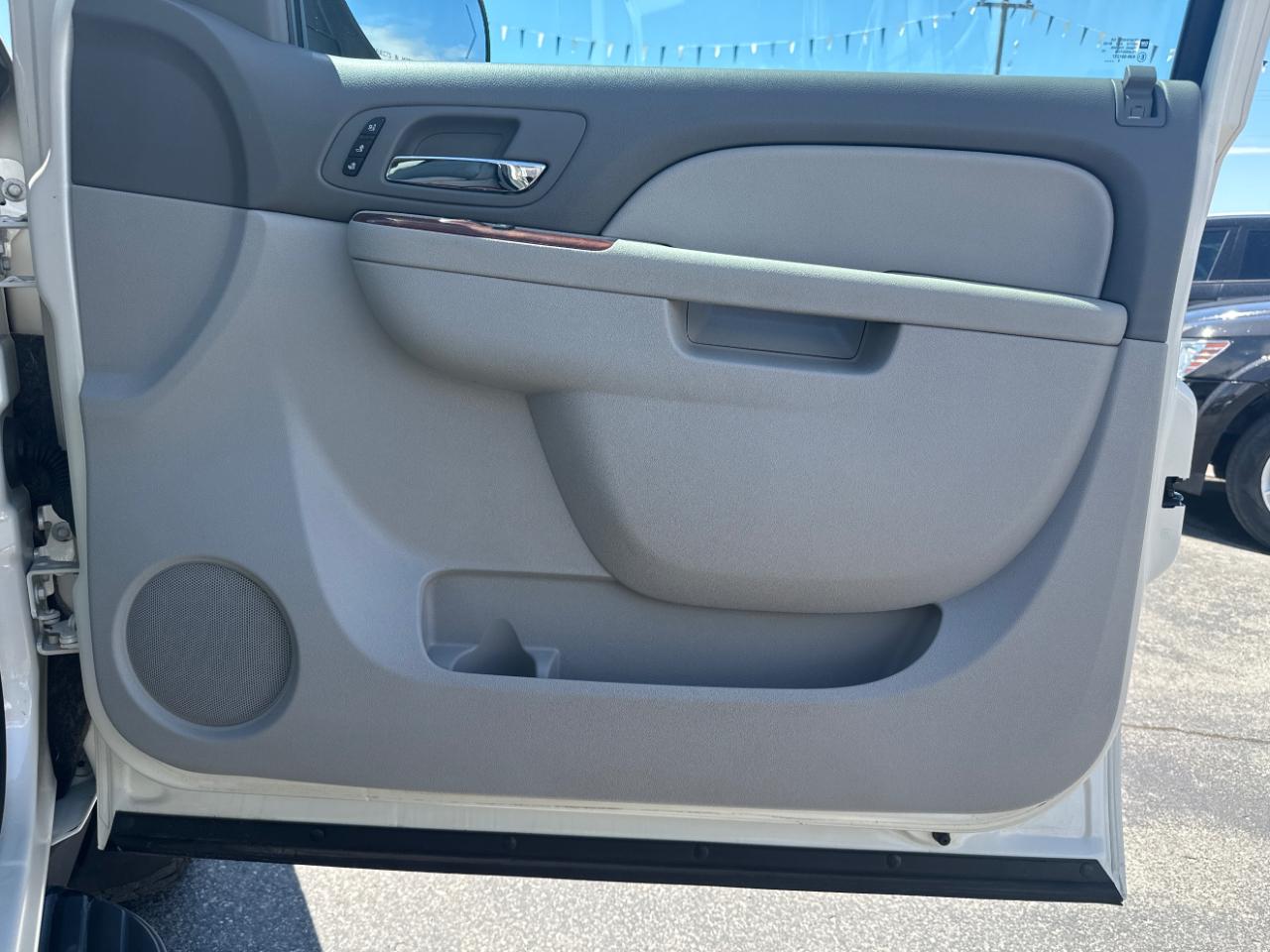 Chevrolet Avalanche 4WD Crew Cab LTZ 2013
