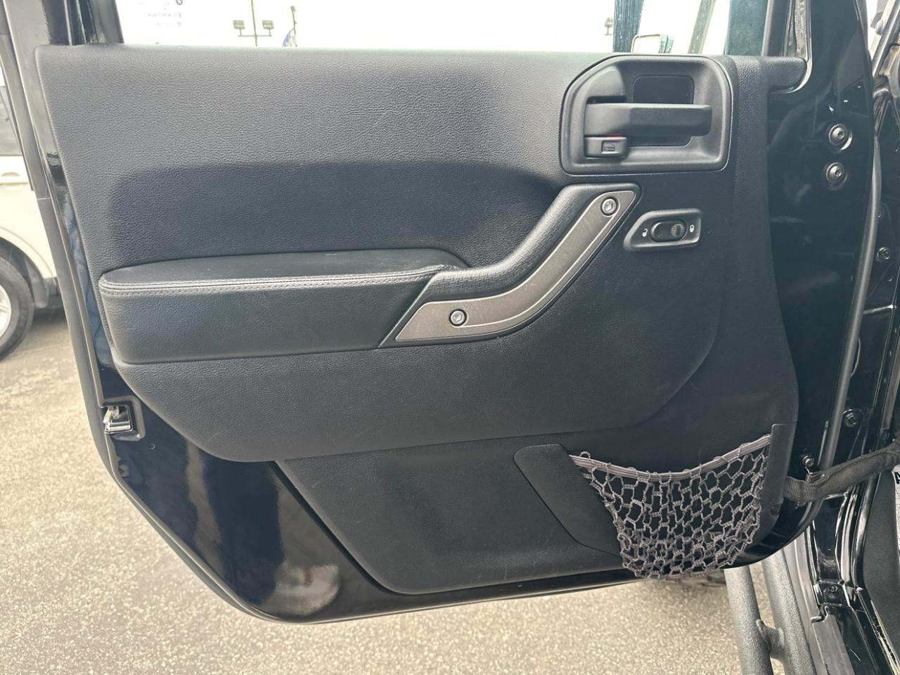 Jeep Wrangler Unlimited 4WD 4dr Moab *Ltd Avail* 2013