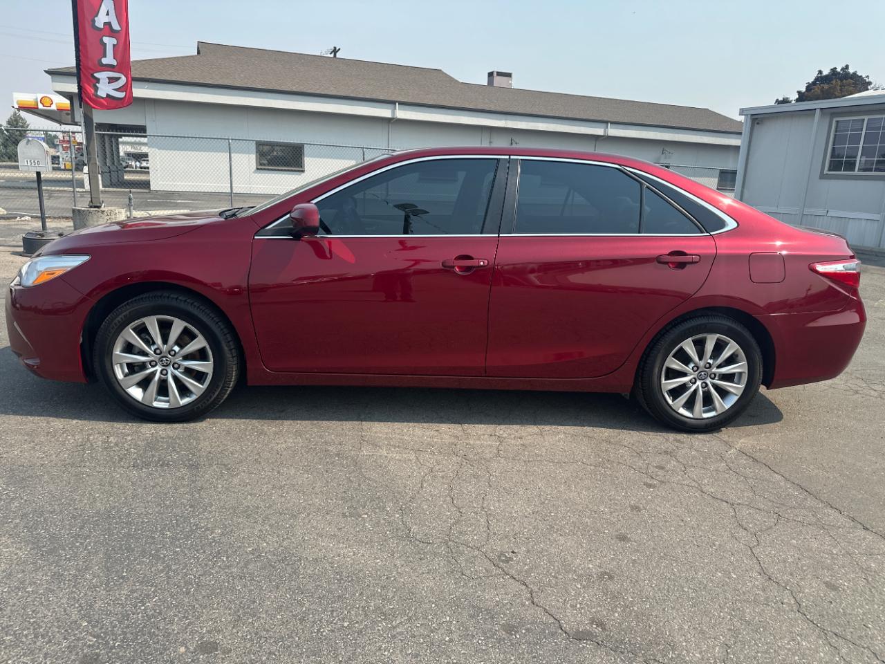Toyota Camry XLE Auto (Natl) 2017