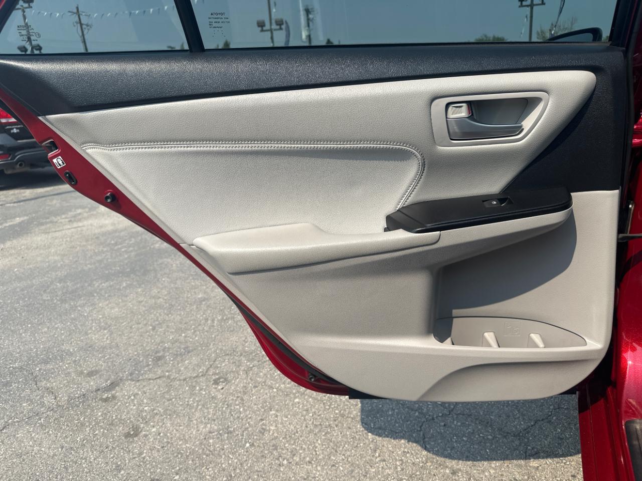 Toyota Camry XLE Auto (Natl) 2017