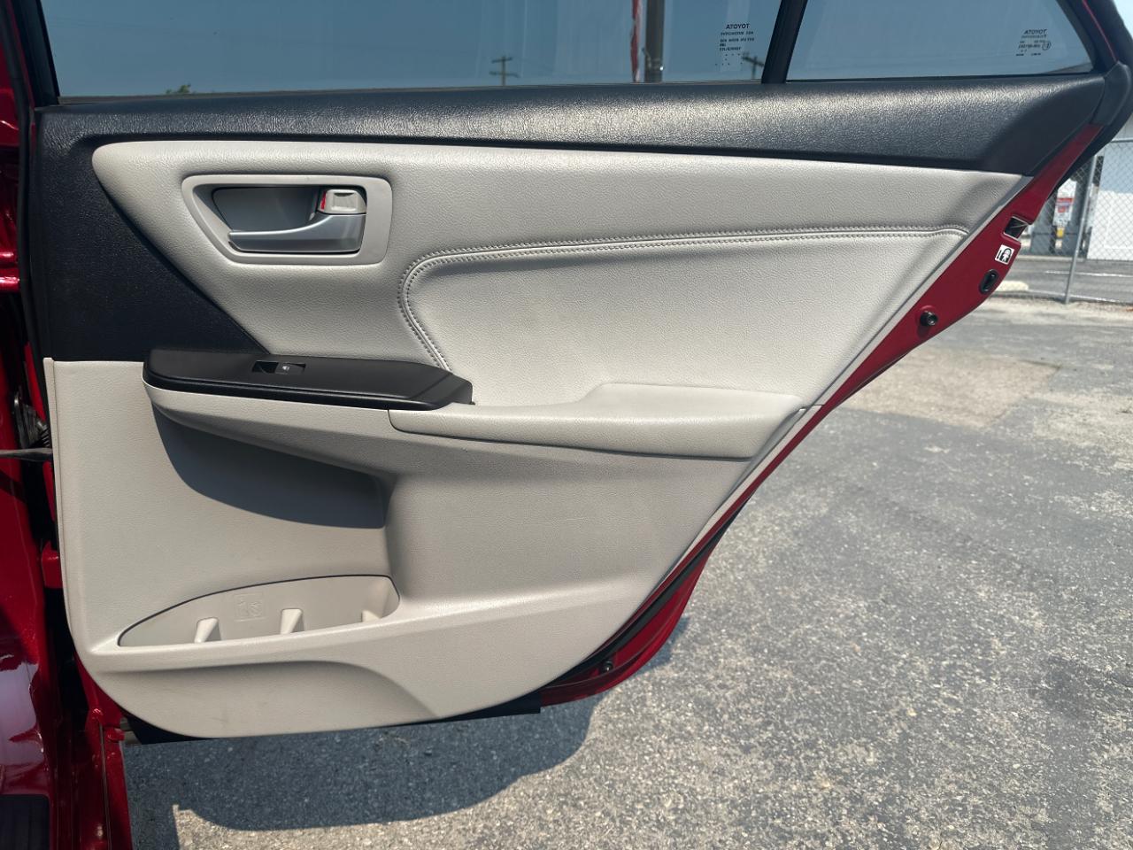 Toyota Camry XLE Auto (Natl) 2017