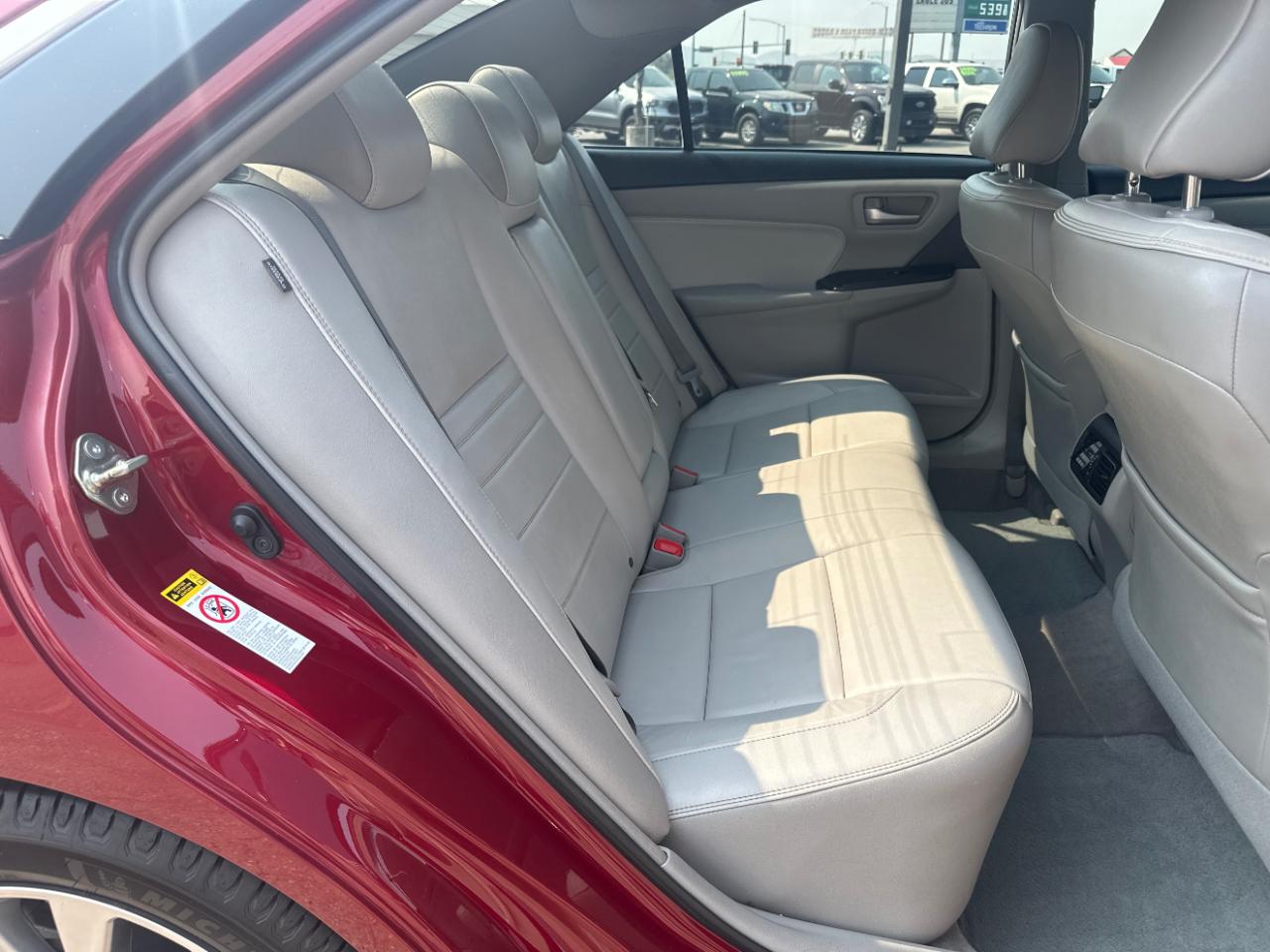 Toyota Camry XLE Auto (Natl) 2017