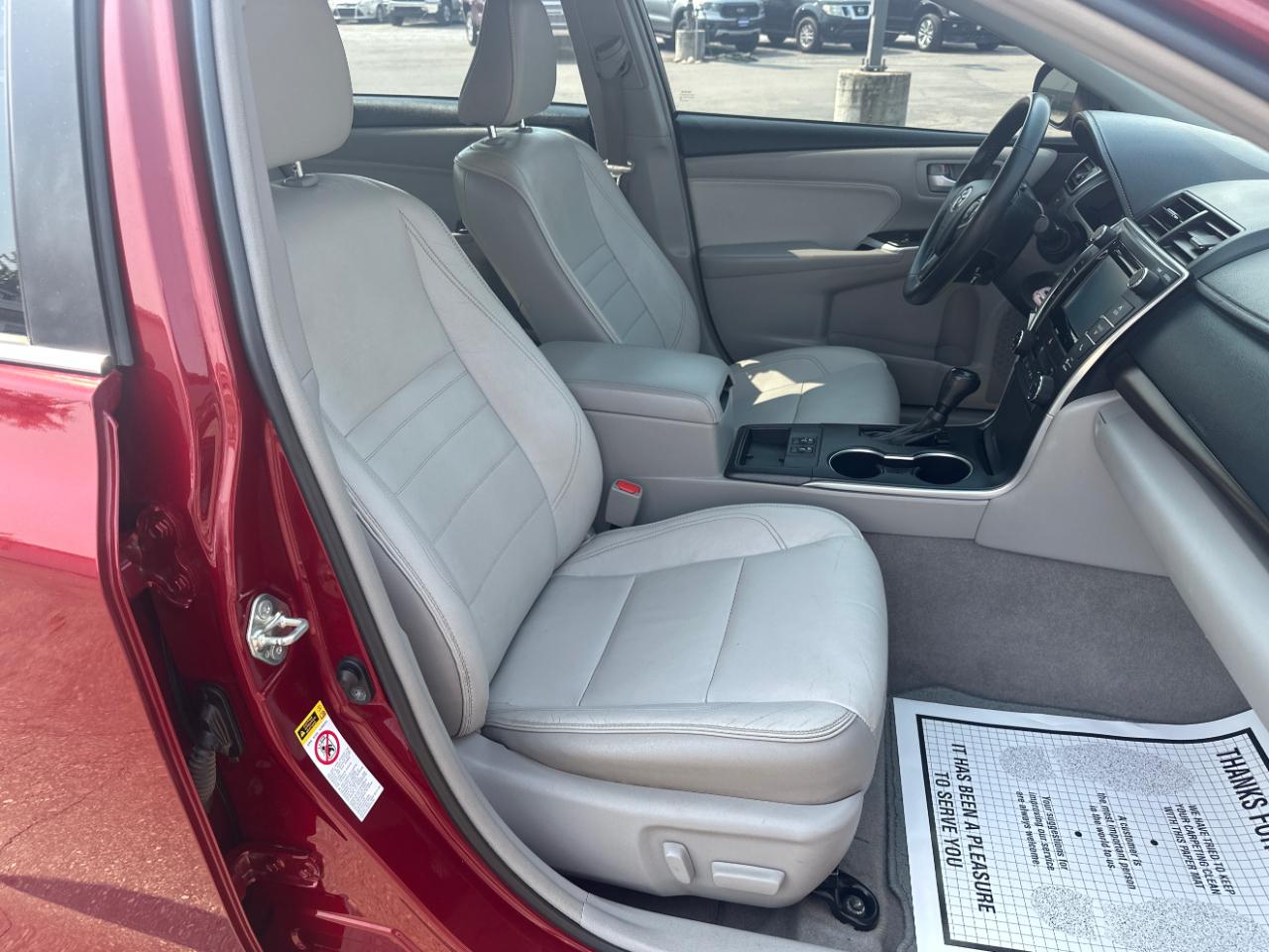 Toyota Camry XLE Auto (Natl) 2017