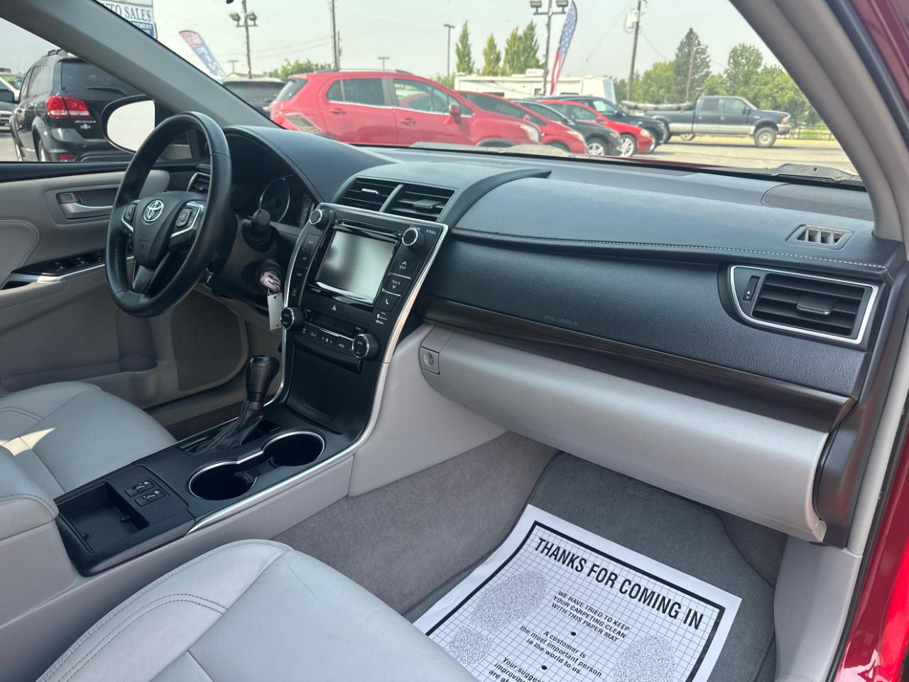 Toyota Camry XLE Auto (Natl) 2017