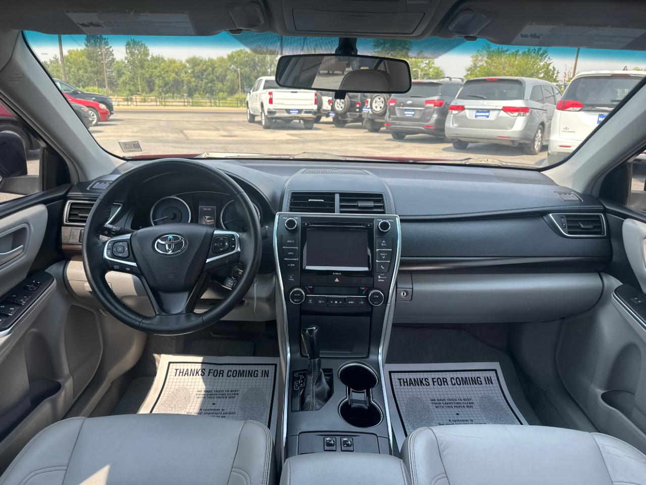 Toyota Camry XLE Auto (Natl) 2017
