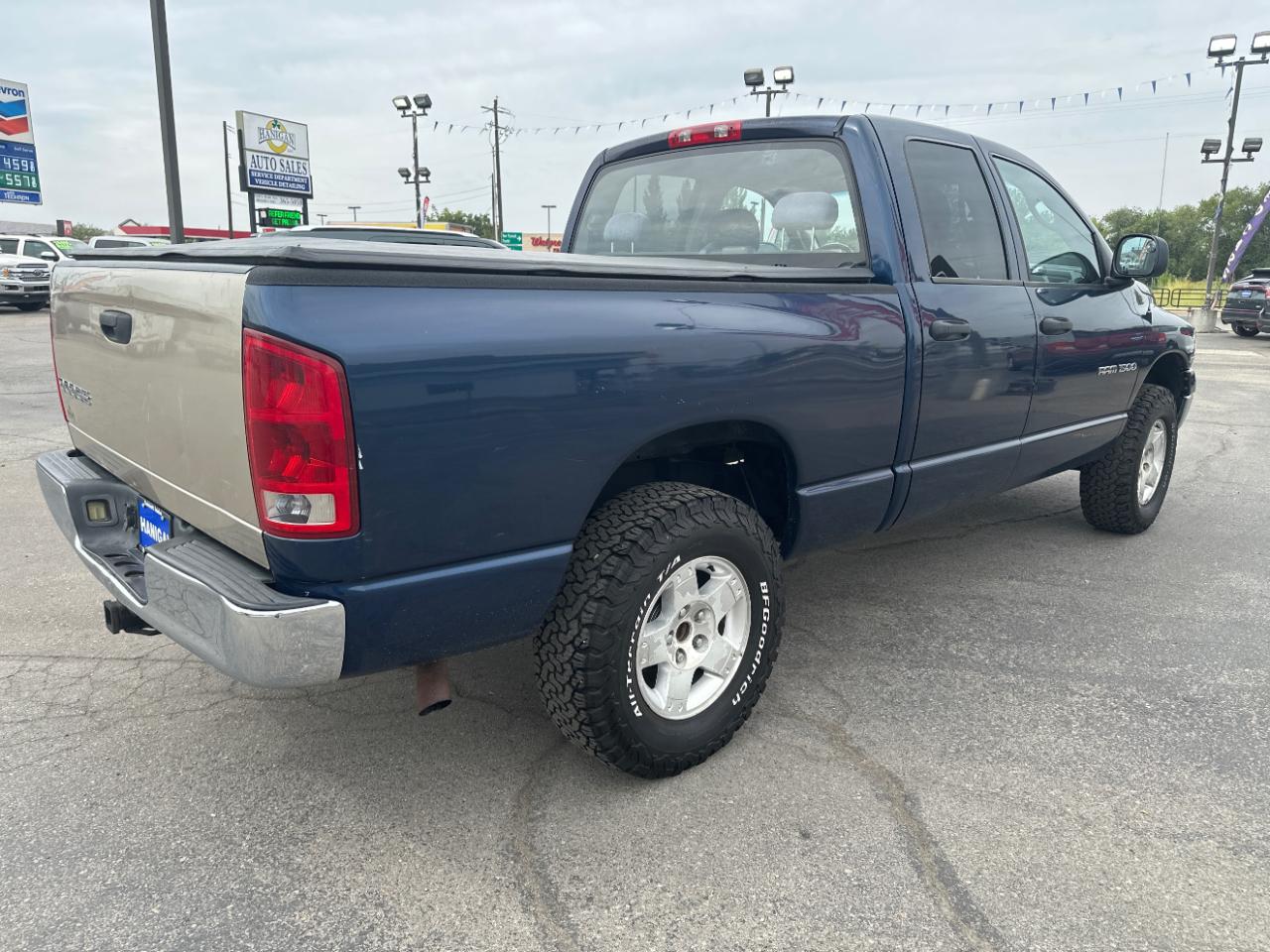 Dodge Ram 1500 4dr Quad Cab 140.5" WB 4WD SLT 2004