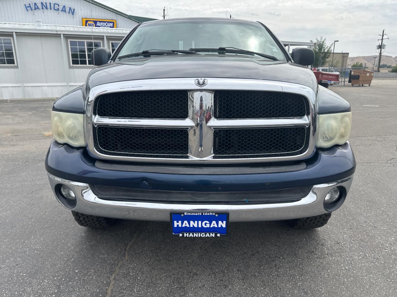 Dodge Ram 1500 4dr Quad Cab 140.5" WB 4WD SLT 2004