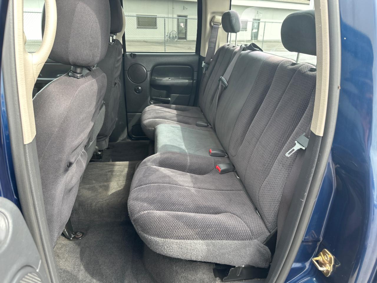 Dodge Ram 1500 4dr Quad Cab 140.5" WB 4WD SLT 2004