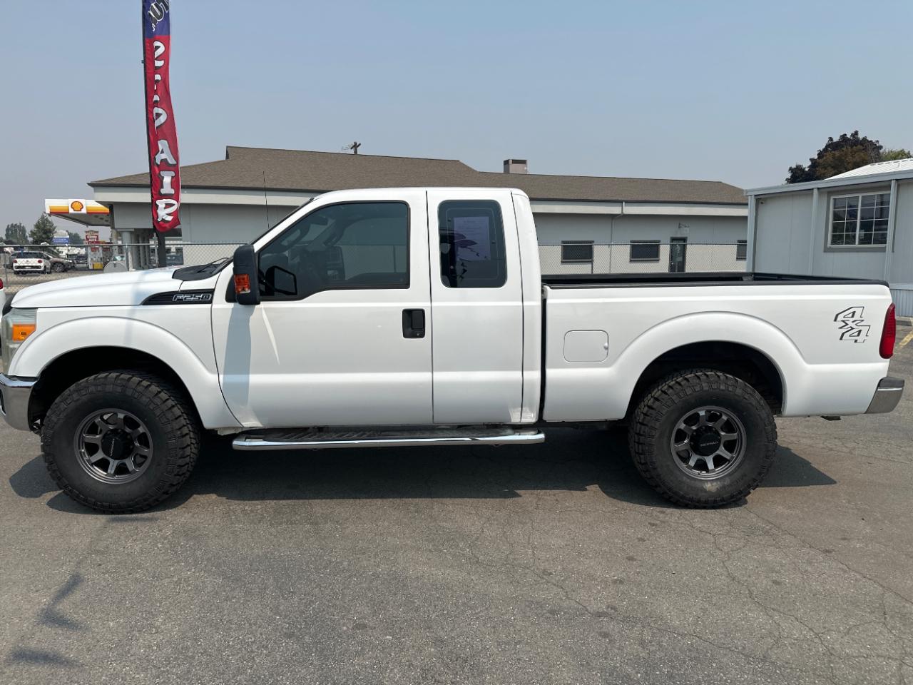 Ford Super Duty F-250 SRW 4WD SuperCab 142" Lariat 2011