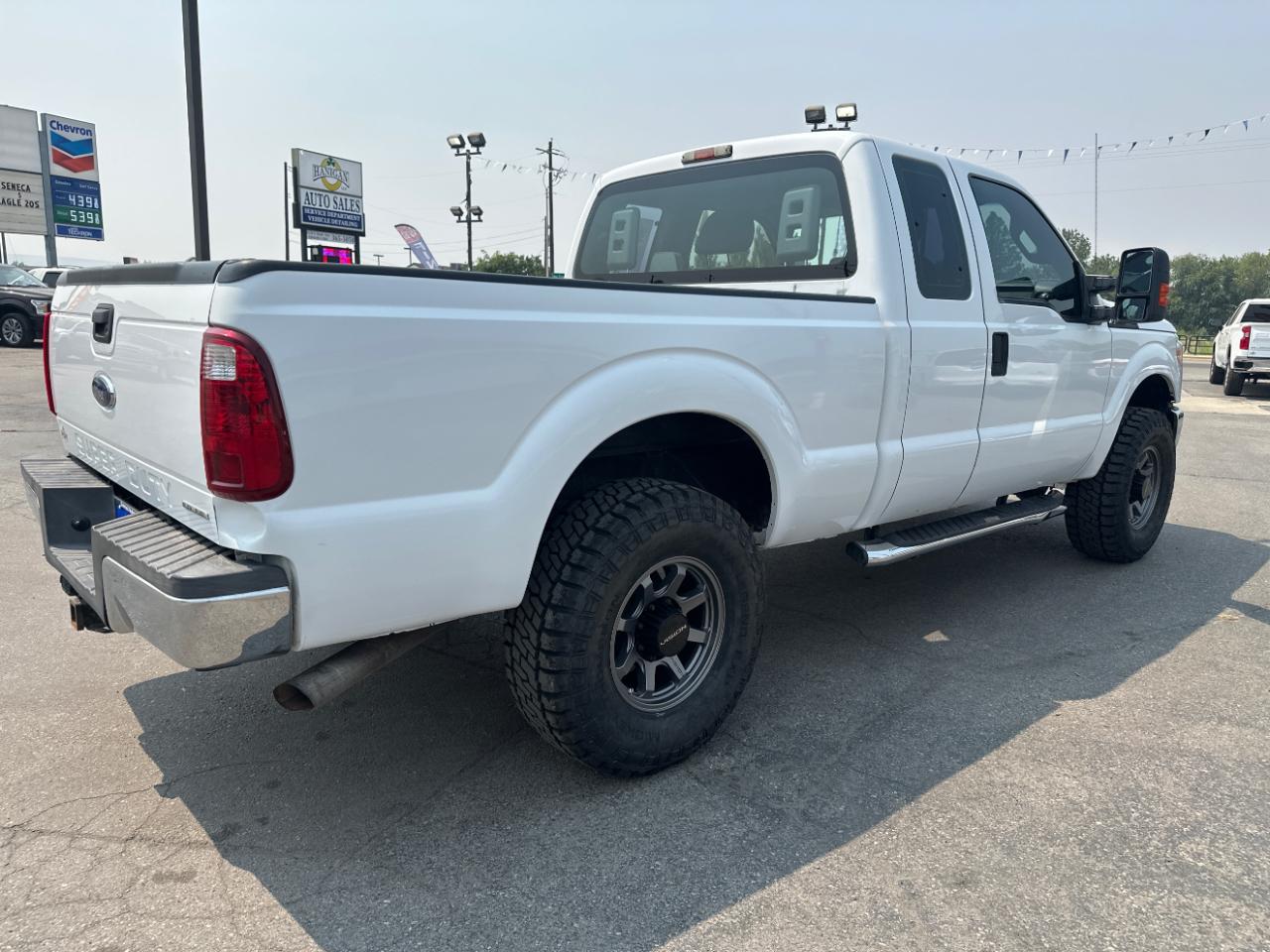 Ford Super Duty F-250 SRW 4WD SuperCab 142" Lariat 2011