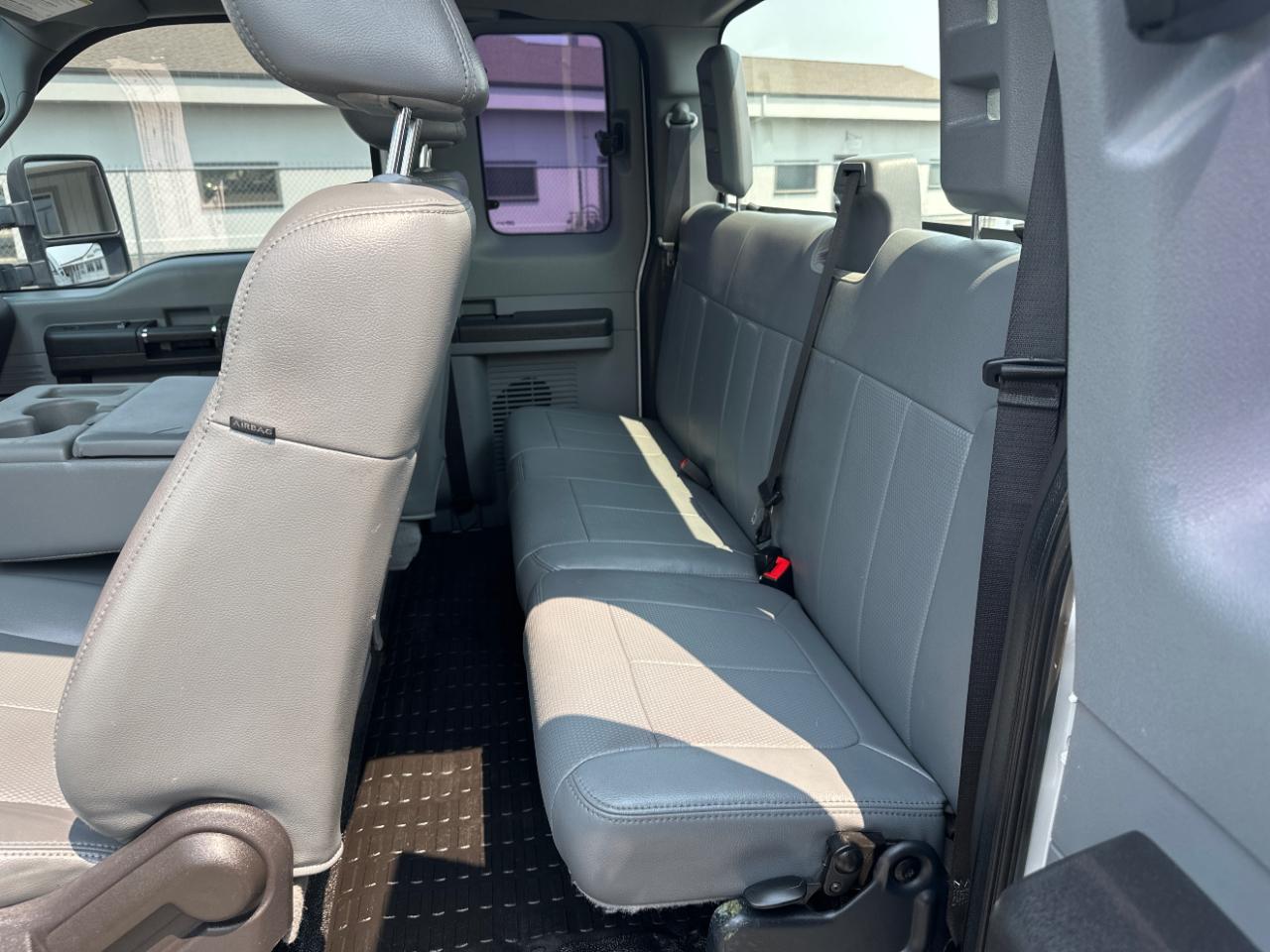Ford Super Duty F-250 SRW 4WD SuperCab 142" Lariat 2011