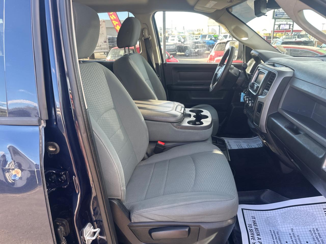 RAM 3500 4WD Crew Cab 169" Tradesman 2015