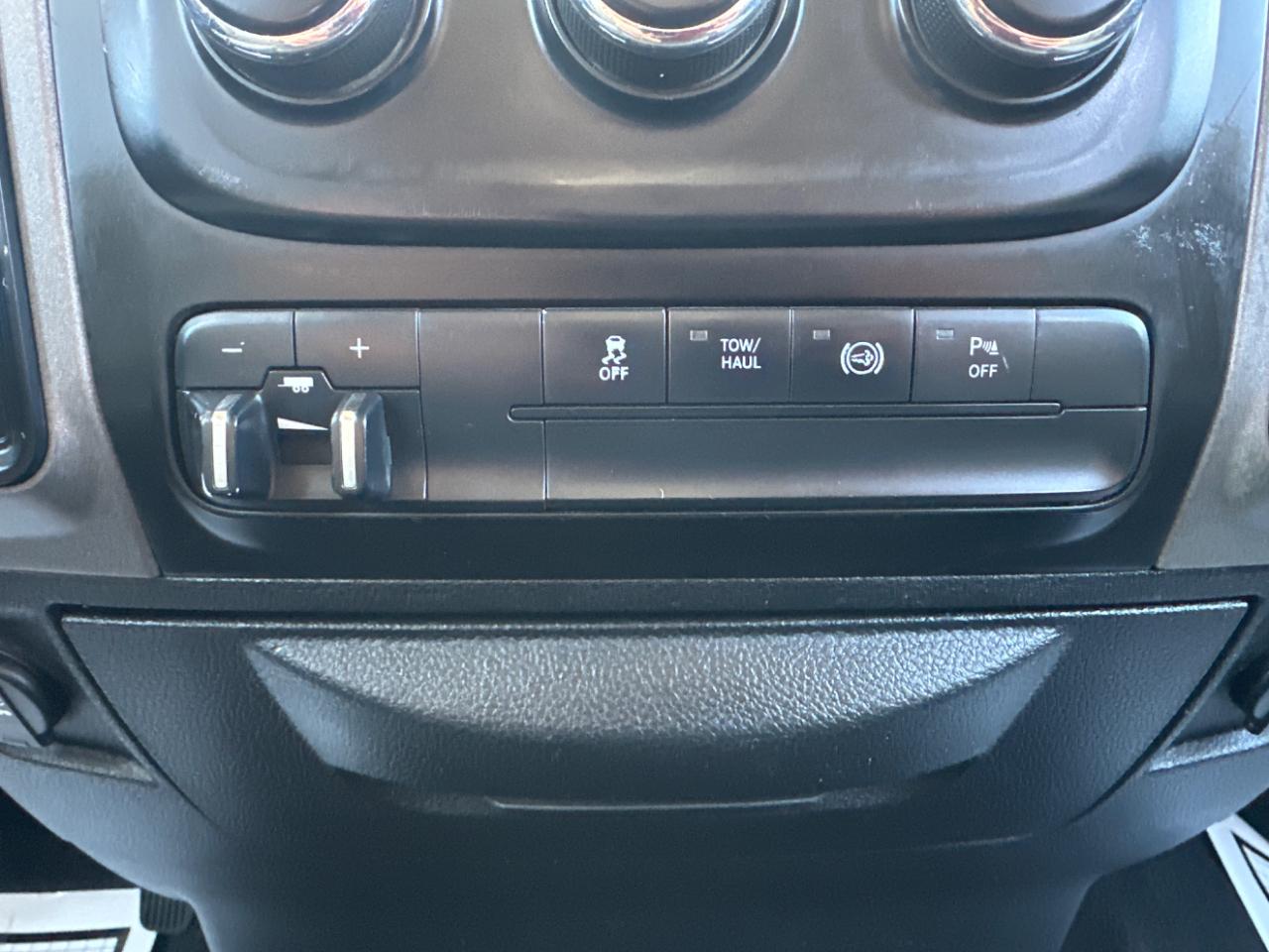 RAM 3500 4WD Crew Cab 169" Tradesman 2015