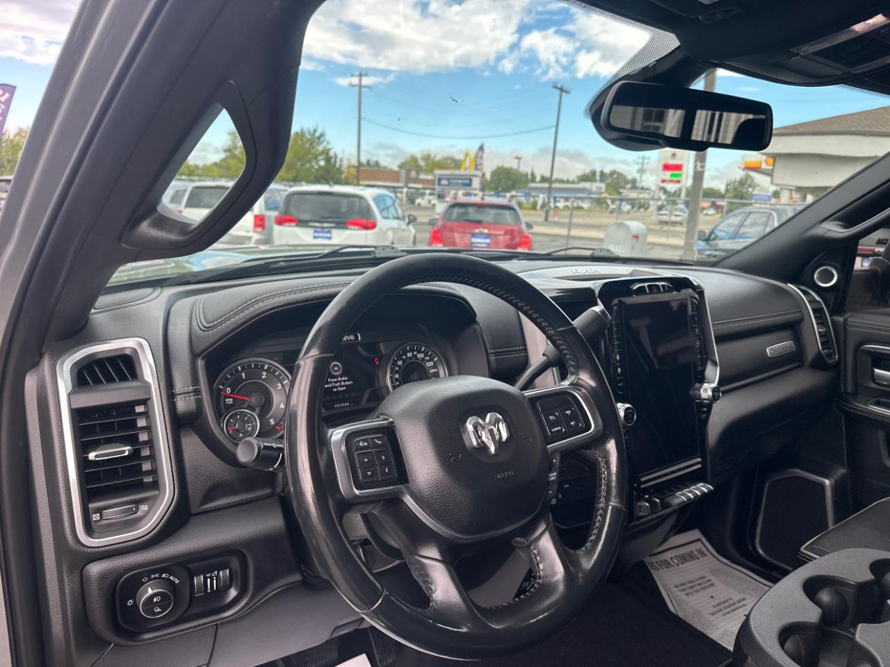 RAM 2500 Laramie 4x4 Mega Cab 6'4" Box 2022
