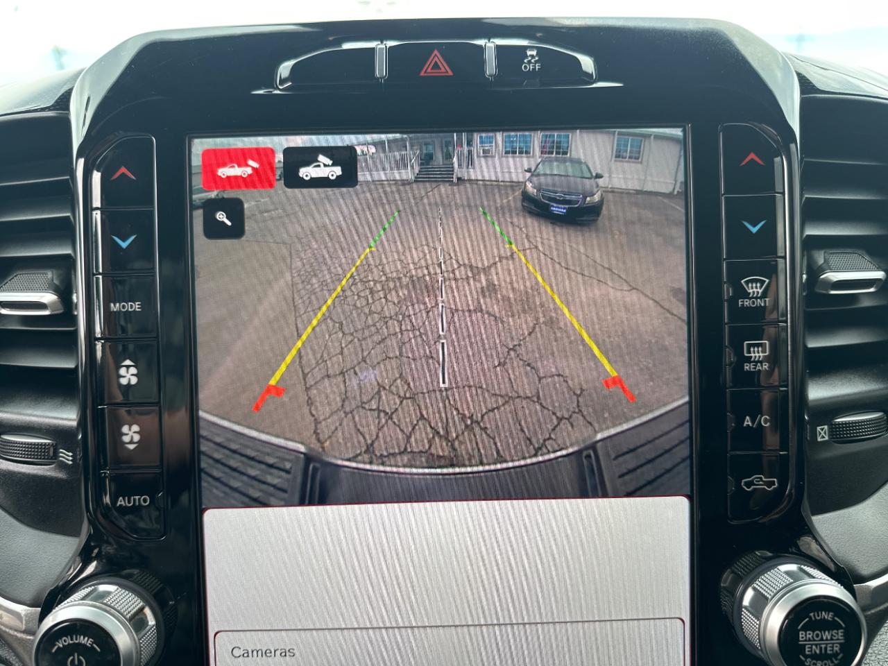 RAM 2500 Laramie 4x4 Mega Cab 6'4" Box 2022