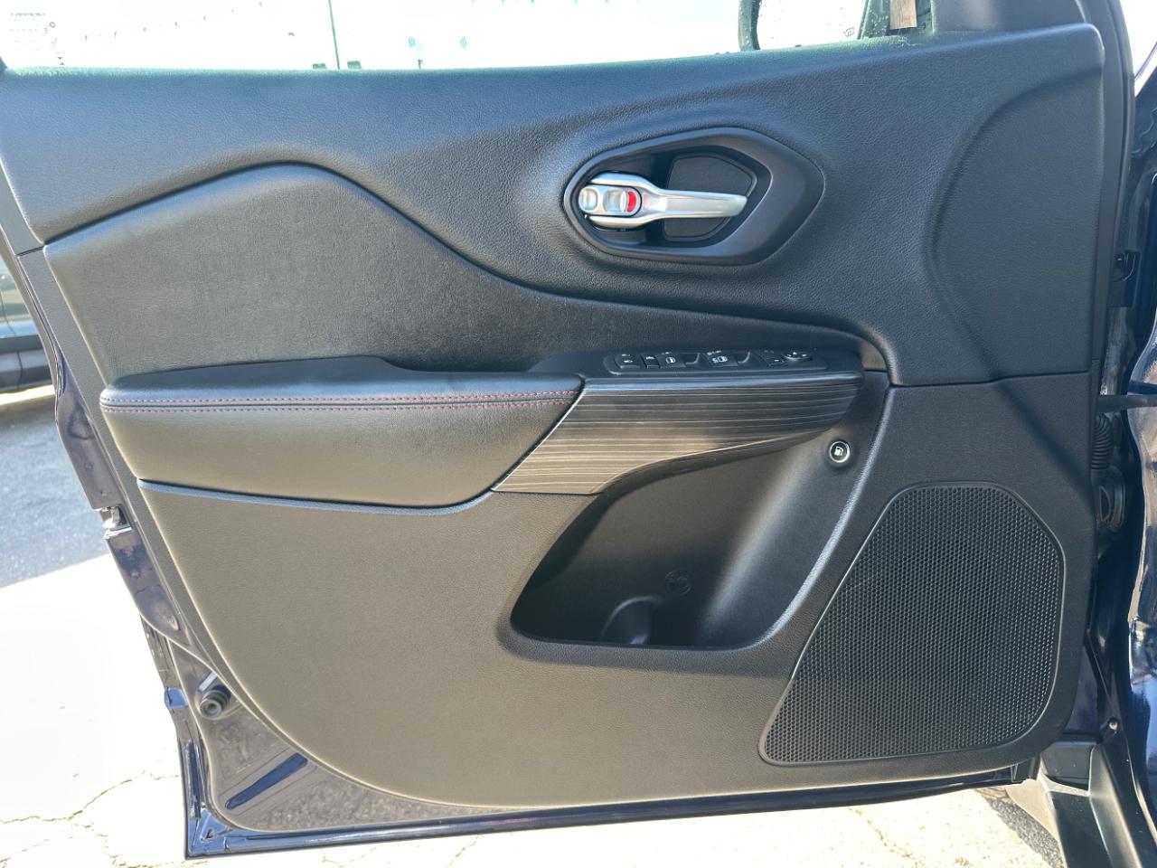 Jeep Cherokee 4WD 4dr Trailhawk 2015